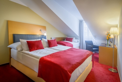 Hotel Theatrino Praha - Dvojlůžkový pokoj Standard s přistýlkou
